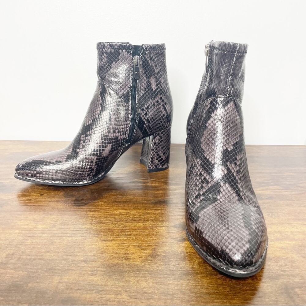 MARC FISHER Dyvine Gray Snakeprint Ankle Boots Size 7